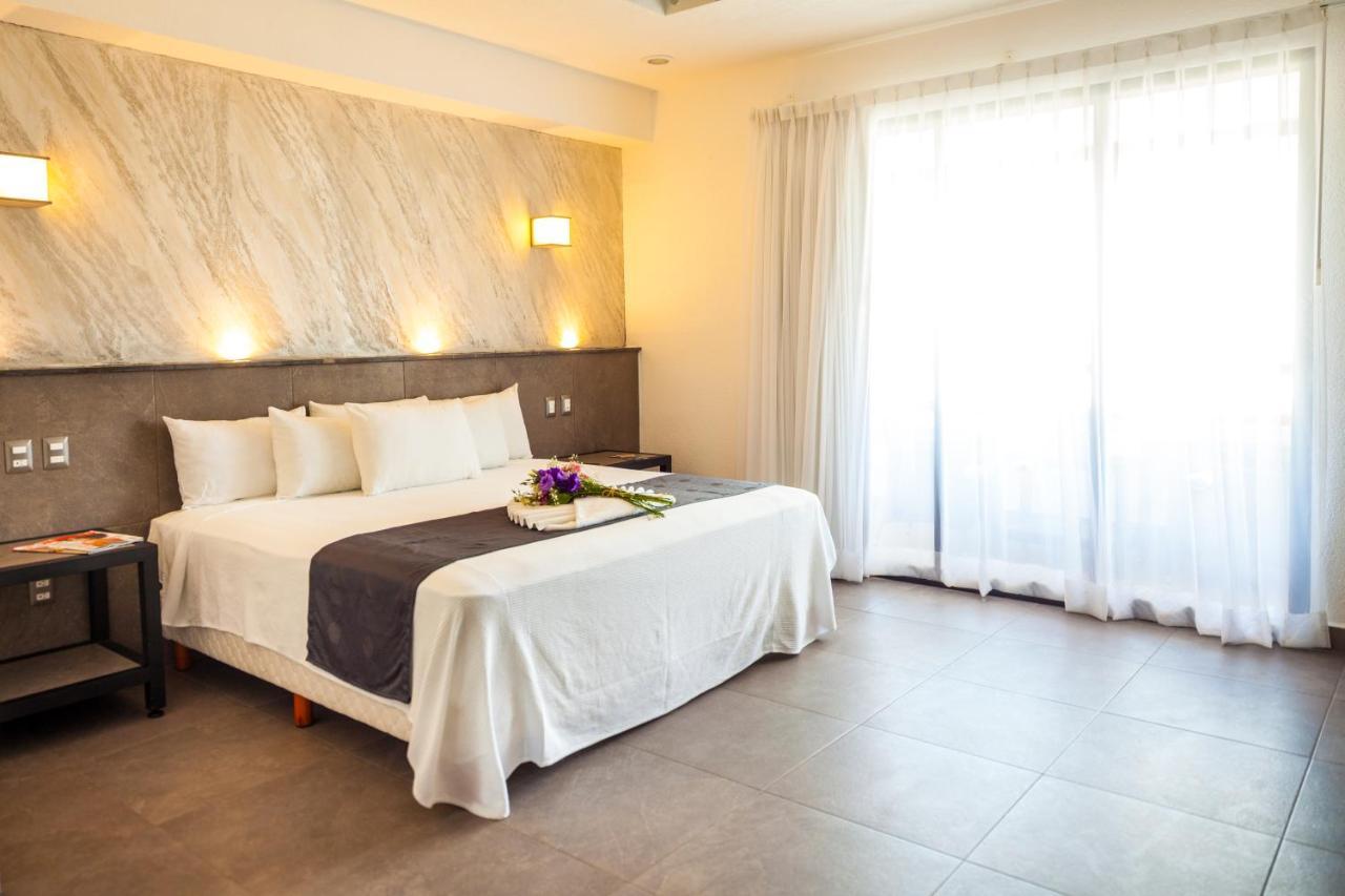 Hotel Mx Portal Maya Playa del Carmen Exterior photo