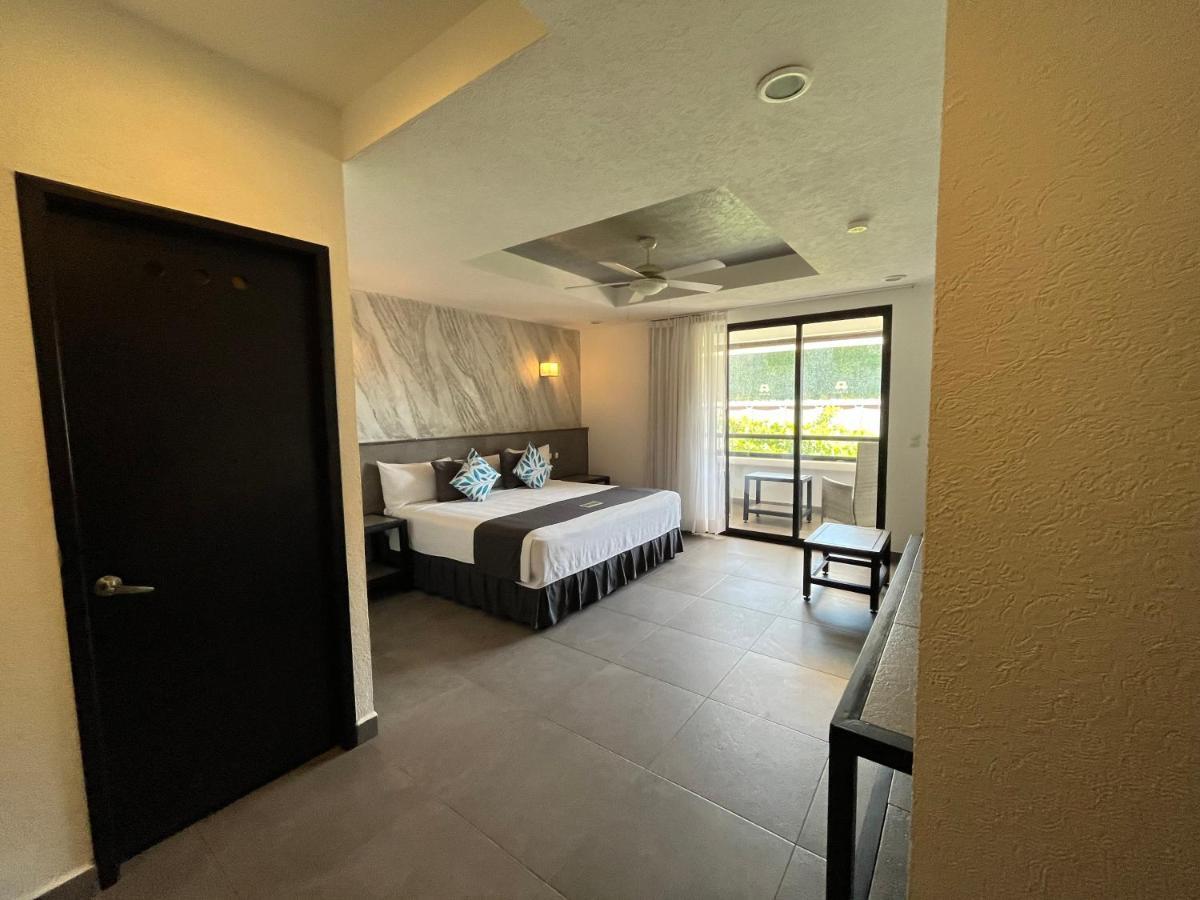 Hotel Mx Portal Maya Playa del Carmen Exterior photo